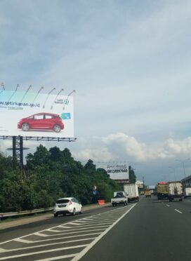 Tol Jagorawi pada Km 7+500 ( Setir Kanan) Tol Jagorawi pada Km 7+500 ( Setir Kanan)