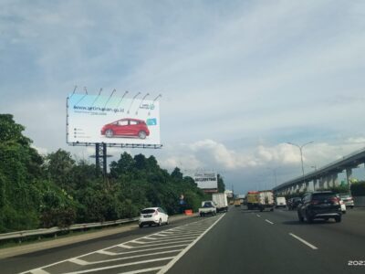 Tol Jagorawi pada Km 7+500 ( Setir Kanan)